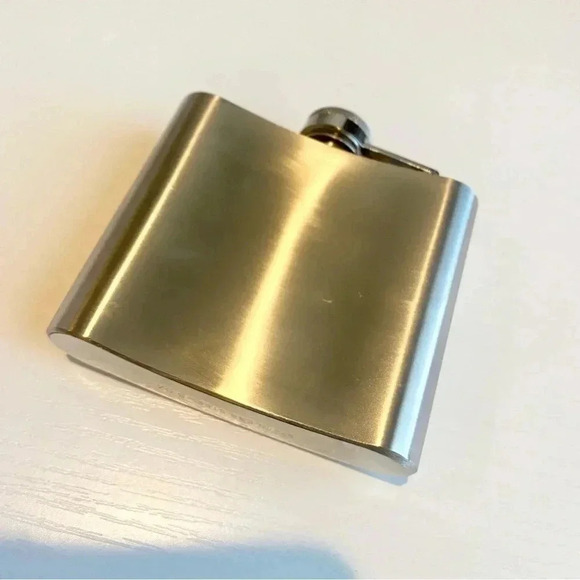 Catch Restaurant 5oz Flask - Picture 3 of 5